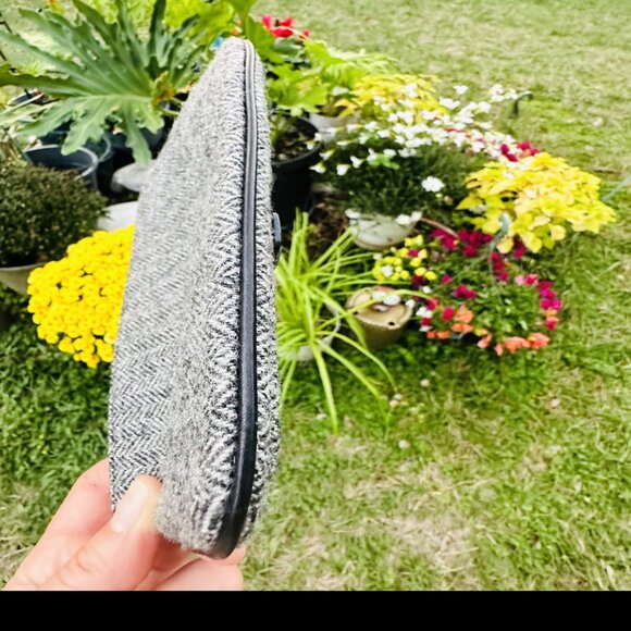 Vintage Coach Coach Herringbone Woolen Tweed Clutch Wristlet Black and White - Picture 14 of 16